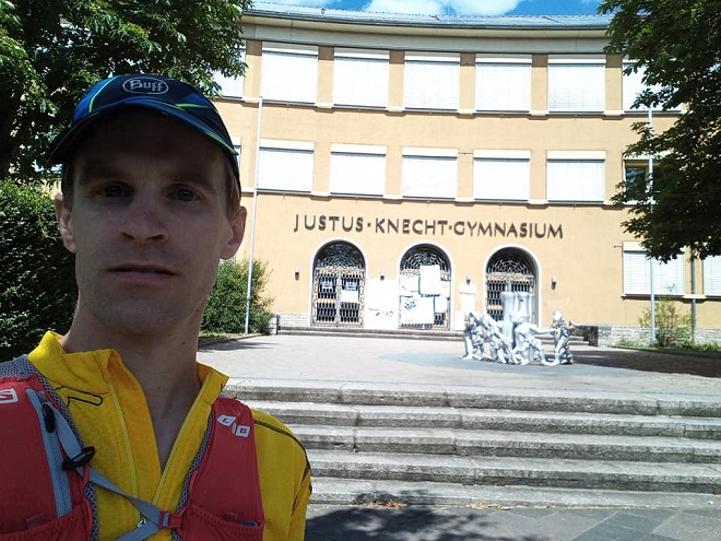 12 Gymnasium